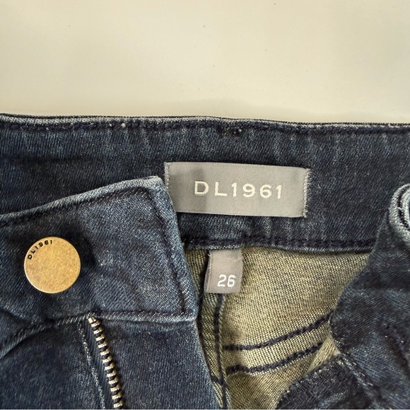 DL1961 Florence Sz 26 Mid Rise Instasculpt Skinny Dark Wash Blue Jeans 26” Waist - Picture 5 of 16
